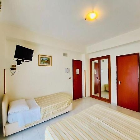 Albergo Delle Rose Bagnara Calabra Exteriör bild