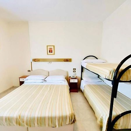 Albergo Delle Rose Bagnara Calabra Exteriör bild