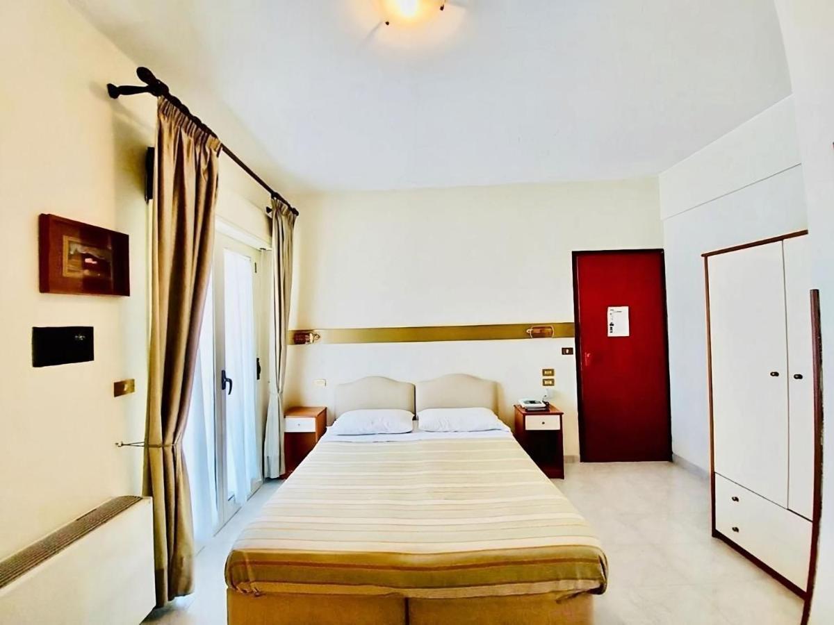Albergo Delle Rose Bagnara Calabra Exteriör bild