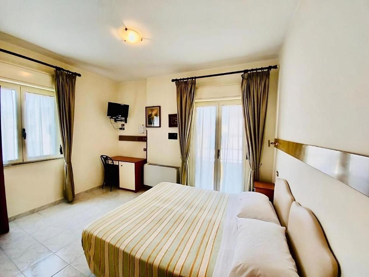Albergo Delle Rose Bagnara Calabra Exteriör bild