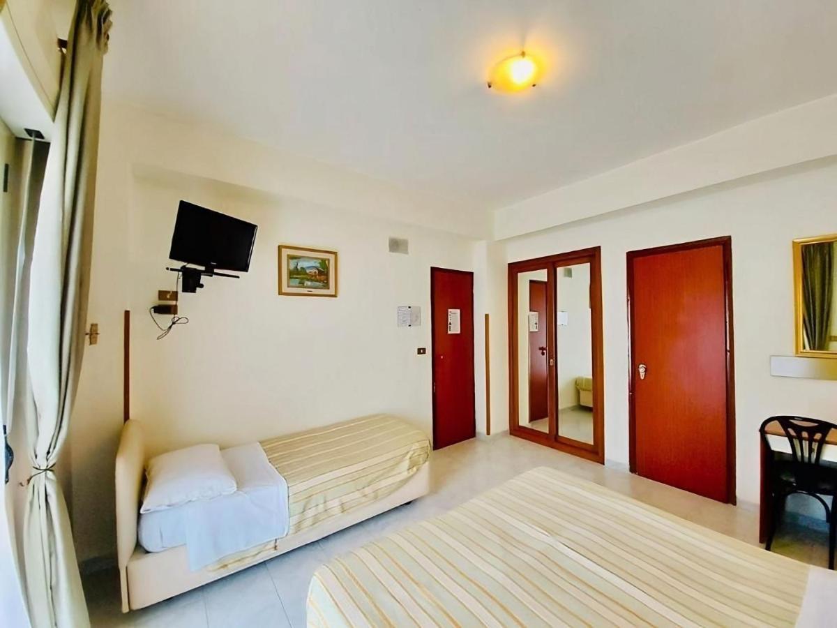 Albergo Delle Rose Bagnara Calabra Exteriör bild