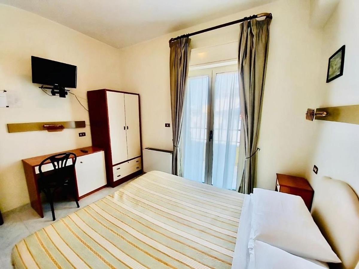 Albergo Delle Rose Bagnara Calabra Exteriör bild