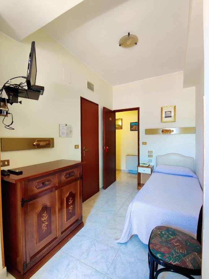 Albergo Delle Rose Bagnara Calabra Exteriör bild