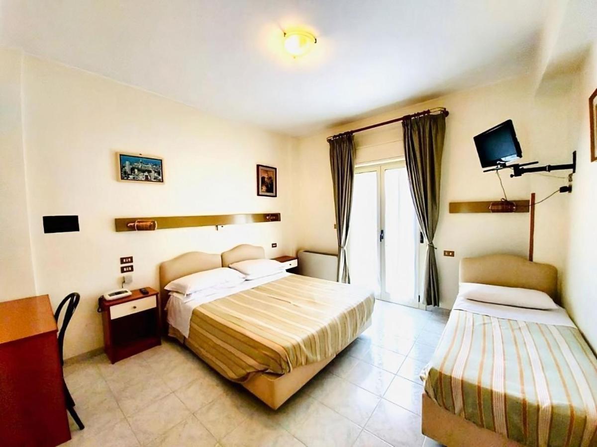 Albergo Delle Rose Bagnara Calabra Exteriör bild